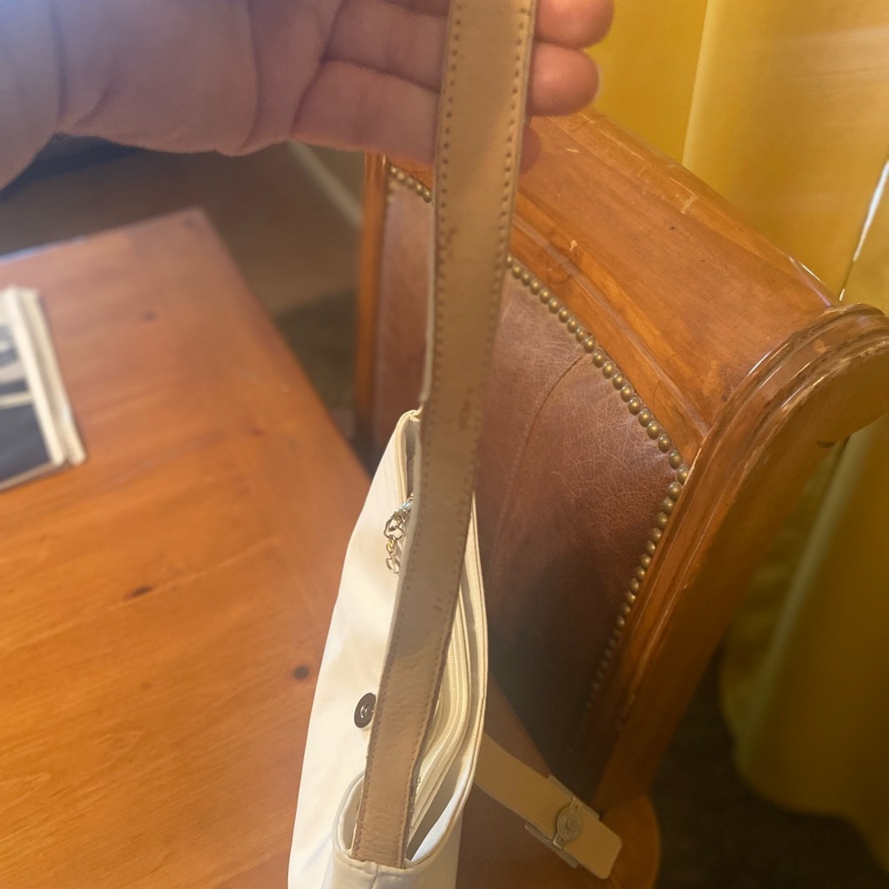 Lauren Ralph Lauren medium Nylon White w/ leather strap Shoulder Bag - Picture 8 of 12